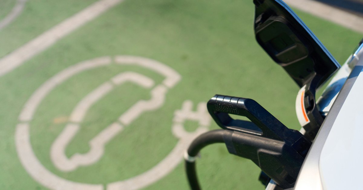 Ministrul Transporturilor A Semnat Contracte Pentru Vehicule Electrice cu Serviciile Secrete Ministrul Transporturilor, Ciprian Şerban, a anunțat joi semnarea a trei contracte de finanțare cu Serviciul Român de Informații (SRI), Serviciul de Telecomunicații Speciale (STS) și Serviciul de Protecție și Pază (SPP)