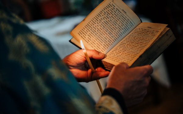 Când poți spăla rufe de Paște 2026? Ce NU e voie în a treia zi, spune preotul