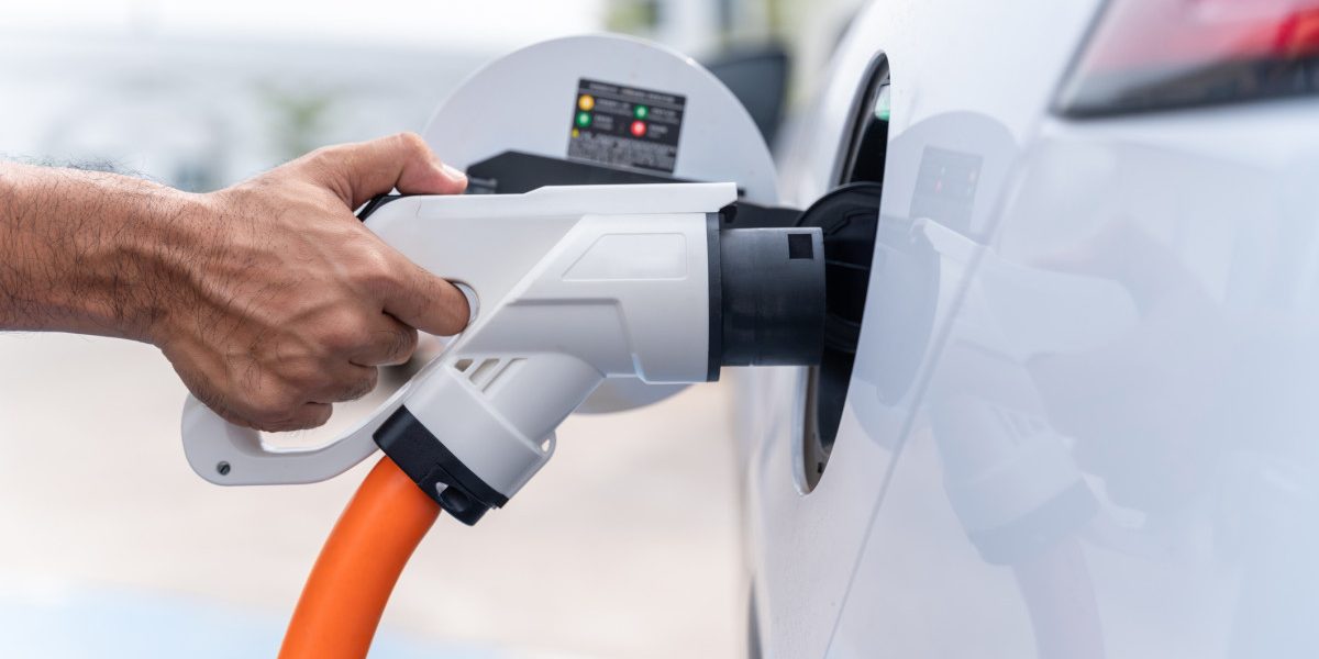 Explozie electrică în UE, pe fondul scumpirii benzinei. Ce e cu România?