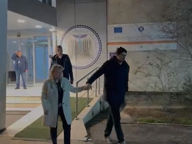 La miezul nopții, Răzvan Lucescu a ajuns de urgență la spitalul în care se află internat Mircea Lucescu, după ce a fost informat despre starea tatălui său