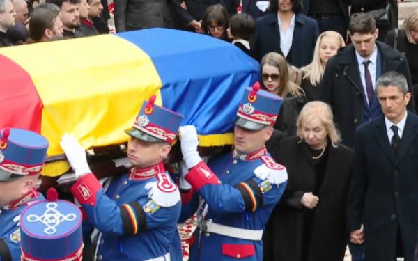 Mircea Lucescu, omagiat cu drapelul național: Ultimul drum