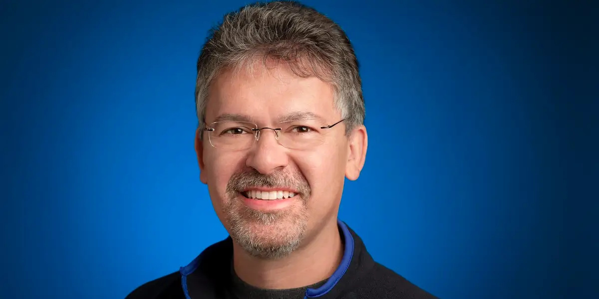 John Giannandrea, șeful AI de la Apple, pleacă: Ce urmează pentru companie