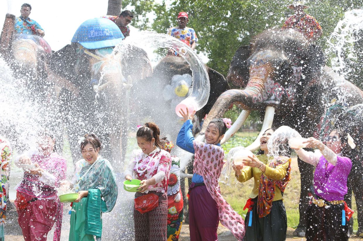 LAOS: Sărbătoare de Anul Nou cu fast și tradiții vibrante