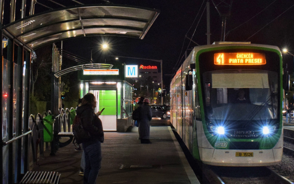 STB pune 25 de linii de noapte în circulație de Paște în București