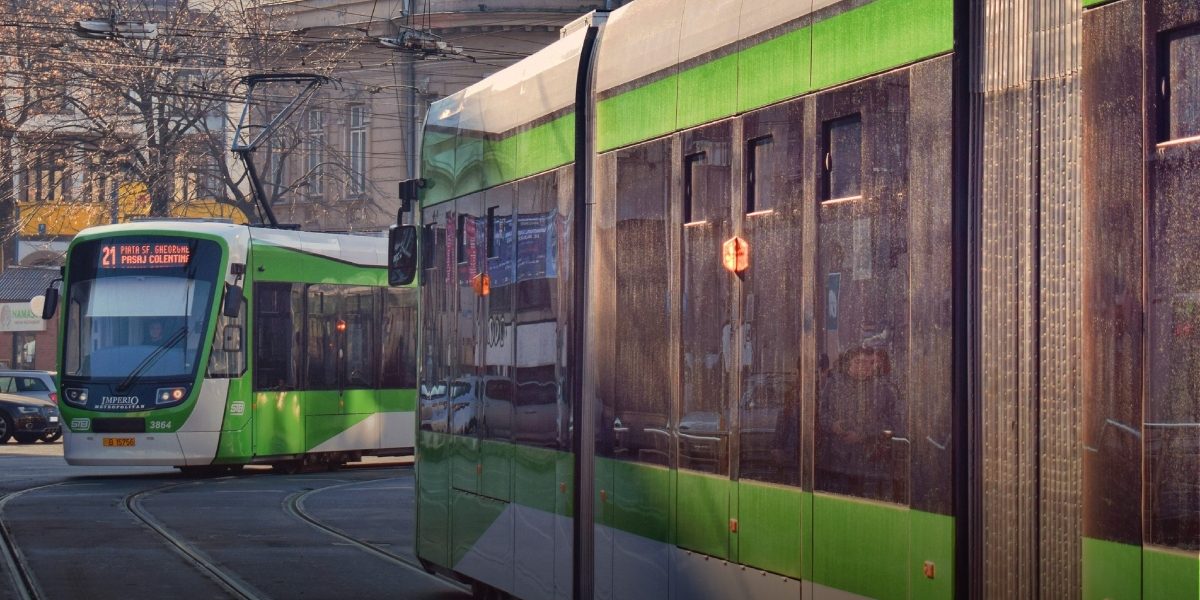 Tramvaiul 21, SUSPENDAT în weekend: Vezi ce autobuze te vor înlocui
