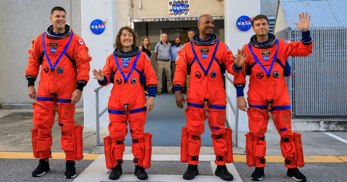 NASA a inițiat numărătoarea inversă pentru lansarea misiunii Artemis 2, programată să aibă loc miercuri după-amiază, pe fusul orar al României, ceea ce marchează prima trecere cu echipaj uman de peste o jumătate de secol în jurul Lunii