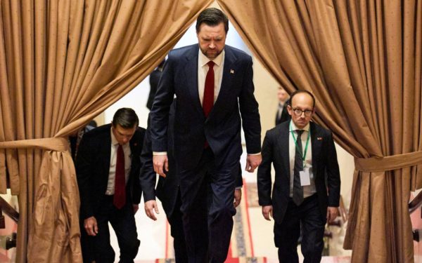 JD Vance, de la Ungaria la Pakistan: Eșec dublu pentru politica externă a lui Donald Trump