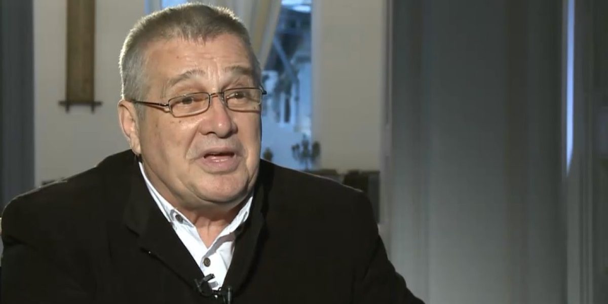 Incendiu la casa poetului Mircea Dinescu din Dolj: Ce pagubă e