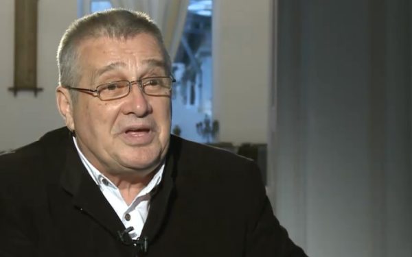 Incendiu la casa poetului Mircea Dinescu din Dolj: Ce pagubă e