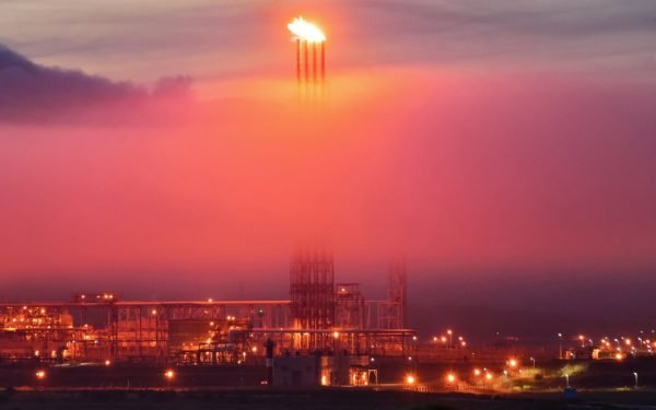 Prețurile gazelor naturale în Europa au crescut din nou, pe fondul întreruperilor în lanțurile de aprovizionare cu gaz natural lichefiat (GNL)