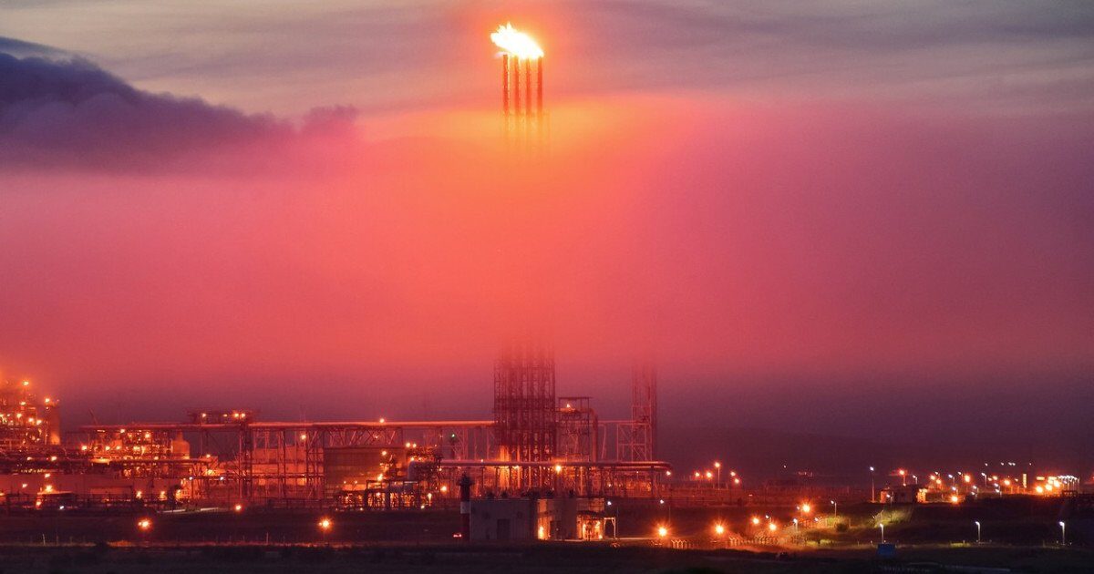 Prețurile gazelor naturale în Europa au crescut din nou, pe fondul întreruperilor în lanțurile de aprovizionare cu gaz natural lichefiat (GNL)