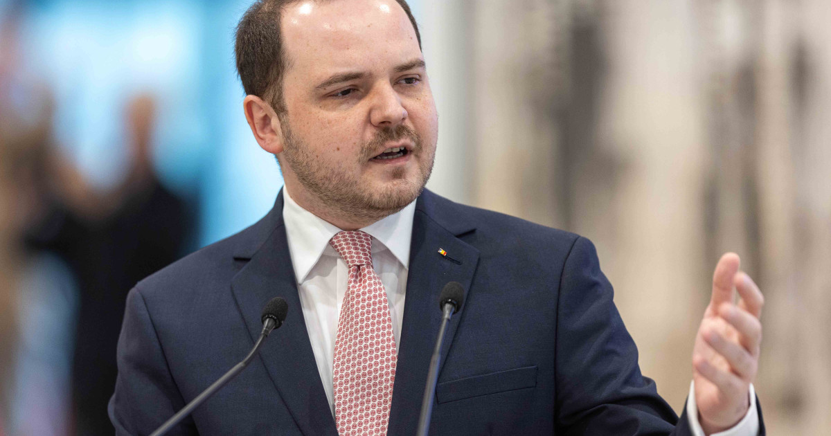 Ministrul Sănătății, Alexandru Rogobete, avertizează că scumpirea carburanților pune în pericol sprijinul necesar pentru serviciile medicale de urgență și intenționează să solicite o rectificare bugetară în următoarele două luni, dacă situația nu se stabilizează