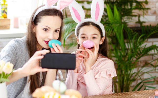 Urări de Paște 2026: Mesaje pentru familie și prieteni de Înviere