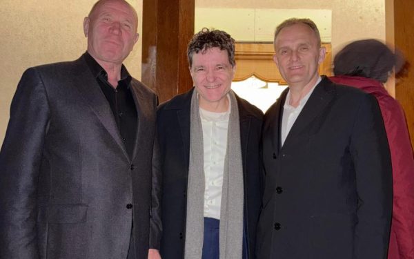 Nicușor Dan, la Mănăstirea Cornu de Vinerea Mare: PSD-iști alături de edil