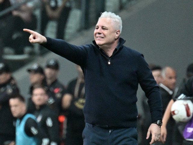 În această săptămână, spectacolul fotbalistic internațional aduce meciuri ce promit mult entuziasm, în timp ce tensiunile din cluburile din țară continuă să fie o temă de discuție aprinsă