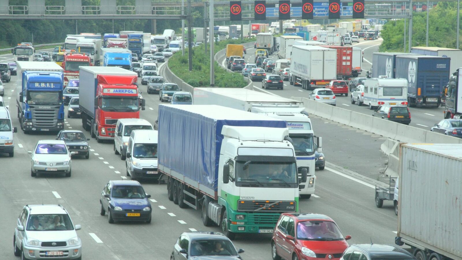 Noi reguli obligatorii pentru mașini: Ce trebuie să montezi din 2026, inclusiv în România