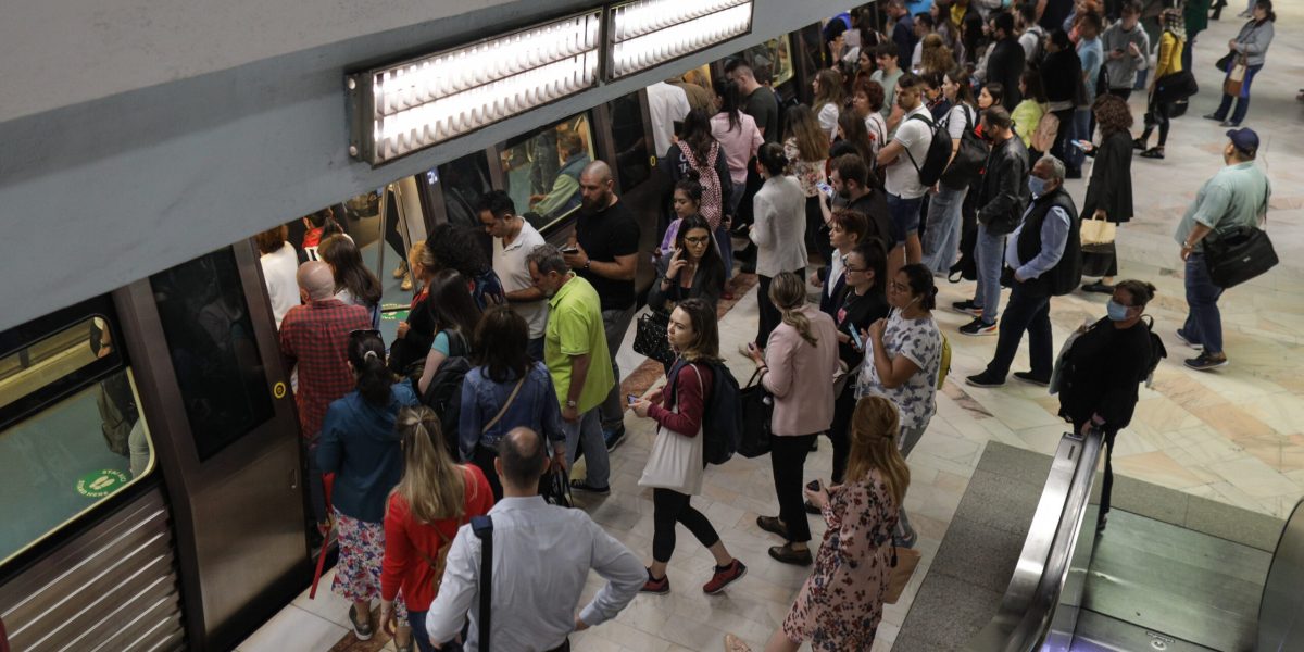Petiție anti-scumpire la metrou: Peste 11.000 de bucureșteni s-au revoltat