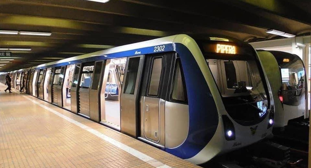 Transportul public și marile centre comerciale din București își modifică programul pentru perioada sărbătorilor pascale din 2026