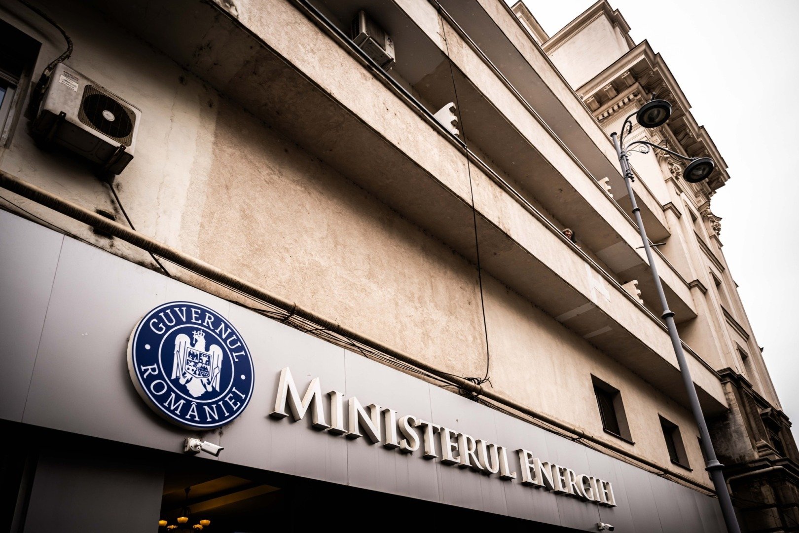 Ministerul Energiei a găsit chirie la Poșta Română. Cât va economisi statul?