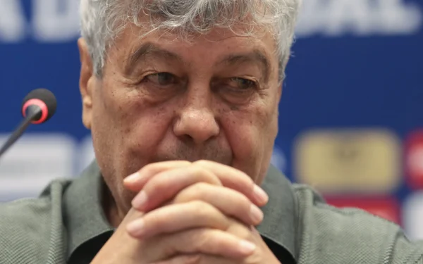 Arena Națională, transformată în loc de reculegere pentru Mircea Lucescu În ultimele două zile, Arena Națională a fost scena unor momente emoționante, în care suporteri, foști jucători, oficiali și oameni din toate colțurile țării au venit să-și ia rămas-bun de la antrenorul care a influențat decisiv fotbalul românesc și internațional