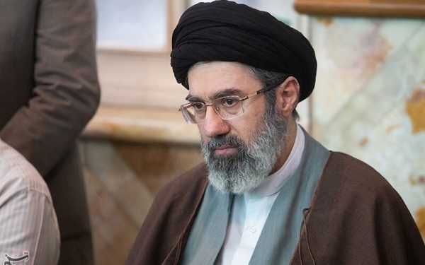 Ayatollahul Mojtaba Khamenei, desfigurat, se reface după răni grave
