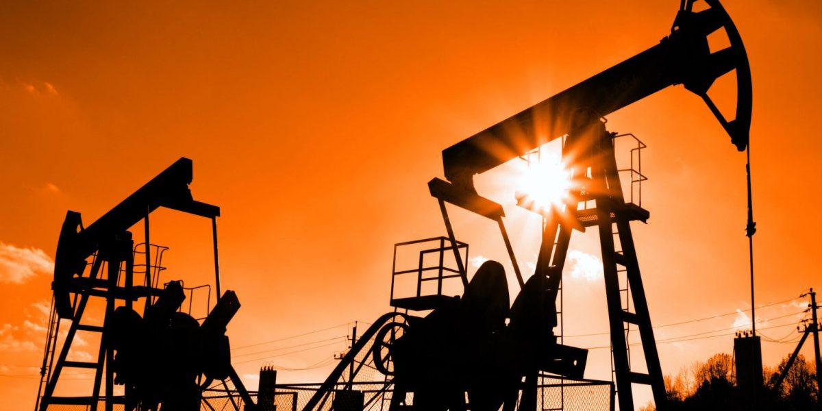 Petrolul, în cădere liberă după vestea din Strâmtoarea ORMUZ: Cât a scăzut
