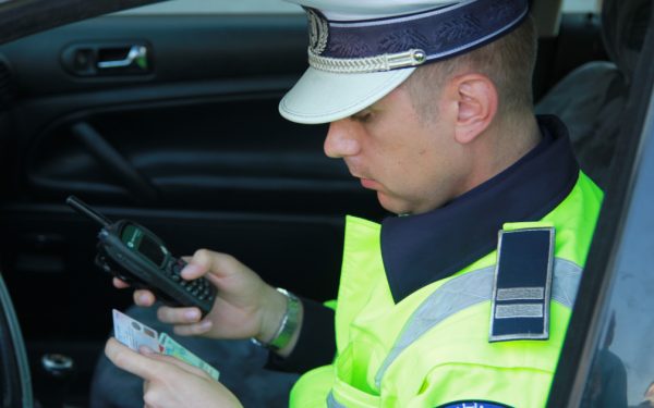 Șofer din Dâmbovița, prins cu 200 km/oră pe DN. Fugea de Poliție, fără ITP