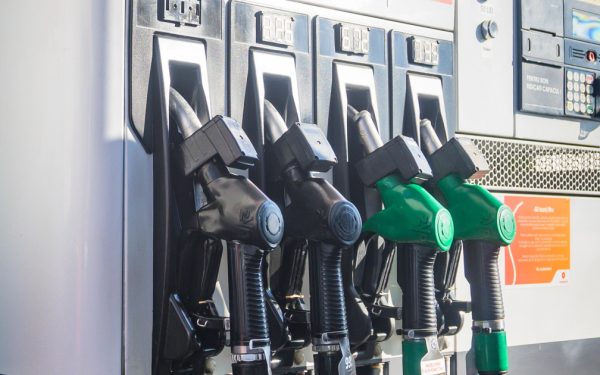 Motorina, sub 9 lei! Prețul scade, e prima dată în ultima lună în România
