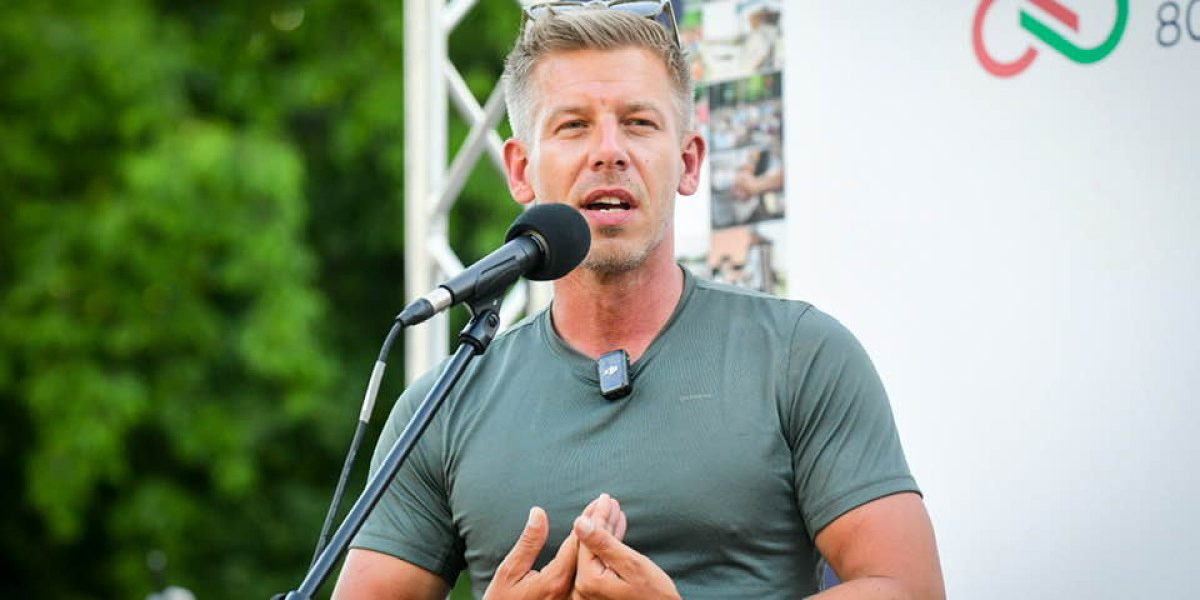 Ungaria lui Viktor Orban, singură în NATO: Reduceri la Apărare. Ce vrea Peter Magyar