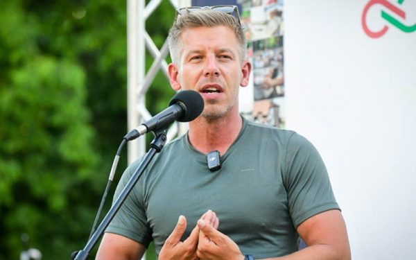 Ungaria lui Viktor Orban, singură în NATO: Reduceri la Apărare. Ce vrea Peter Magyar