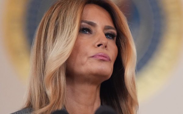 Victimele lui Epstein acuză: MELANIA Trump aruncă vina pe ele