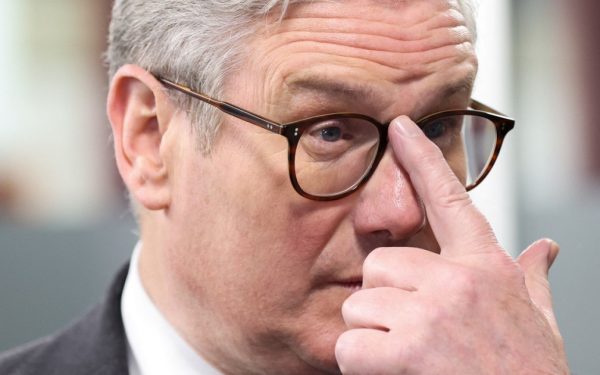 Starmer, acuzat de „trădare”: vrea să limiteze Parlamentul în fața regulilor UE