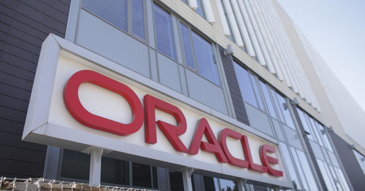 Oracle a început un nou val de concedieri, în timp ce compania face investiții masive în inteligența artificială