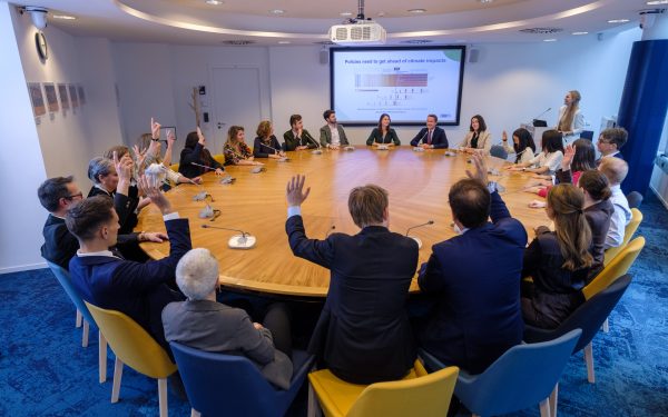 Comisia Europeană, plan de ajutor: Sectoarele lovite de criza din Orientul Mijlociu