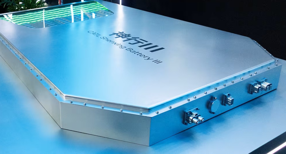 CATL uimește: Bateria Qilin promite 1.000 km autonomie pentru mașinile electrice