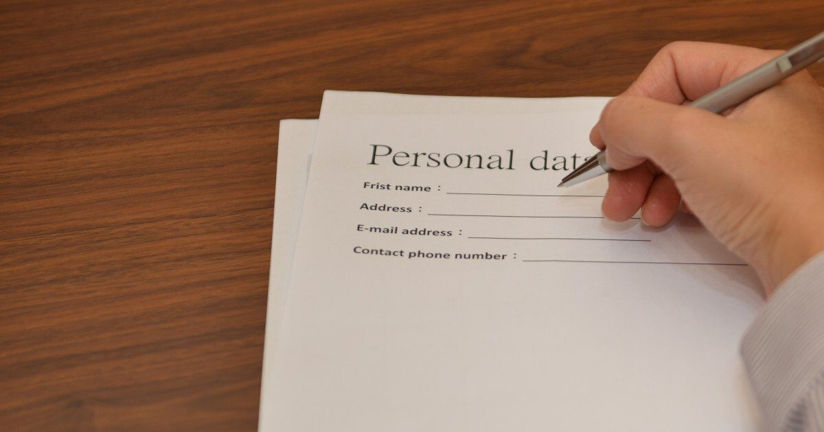 Ce greșeală fac românii la „First Name” și „Last Name”: Vezi AICI!
