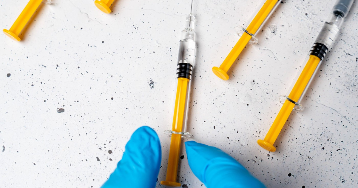 Ministrul Sănătății din Polonia a anunțat că țara va fi nevoită să distrugă aproximativ 64 de milioane de doze de vaccin împotriva COVID-19, după ce o instanță belgiană a hotărât ca Varșovia trebuie să plătească peste 1,3 miliarde de euro pentru aceste doze