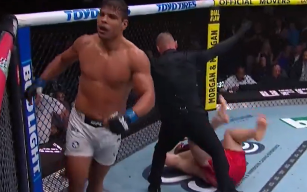 Paulo Costa, victorie răsunătoare: Azamat Murzakanov, prima înfrângere