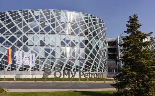 OMV Petrom și RNV Infrastructure: Trei parcuri eoliene de 300 MW, pe cale să prindă viață
