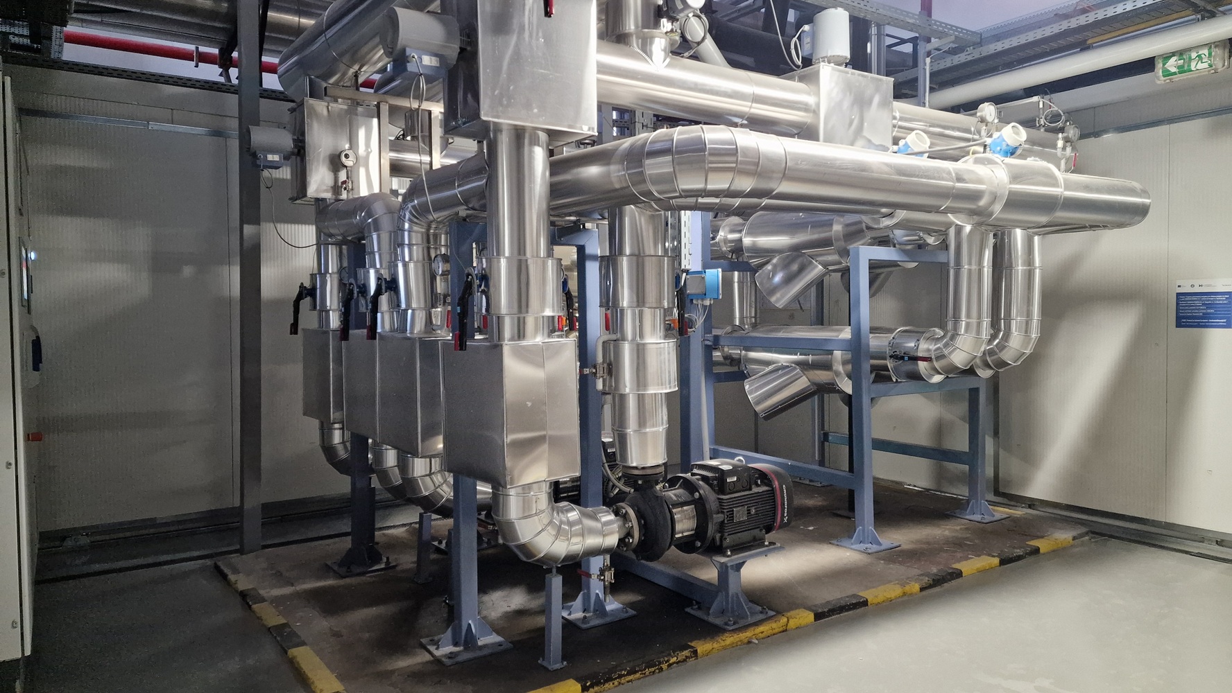 Heineken România a încheiat un proiect major de modernizare a tehnologiilor din fabricile din Craiova și Ungheni, în cadrul unei inițiative care vizează reducerea emisiilor de carbon și optimizarea consumului de energie