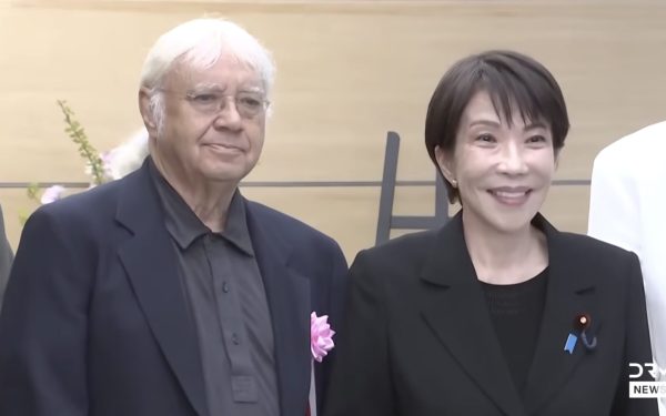 Premierul din Japonia, fan Deep Purple: „Burn” pe tobe, în timpul certurilor