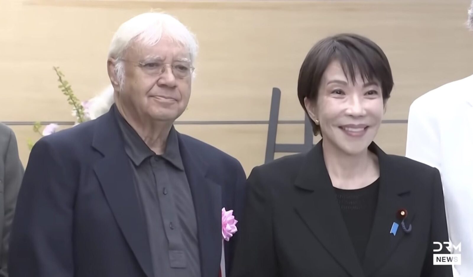 Premierul din Japonia, fan Deep Purple: „Burn” pe tobe, în timpul certurilor