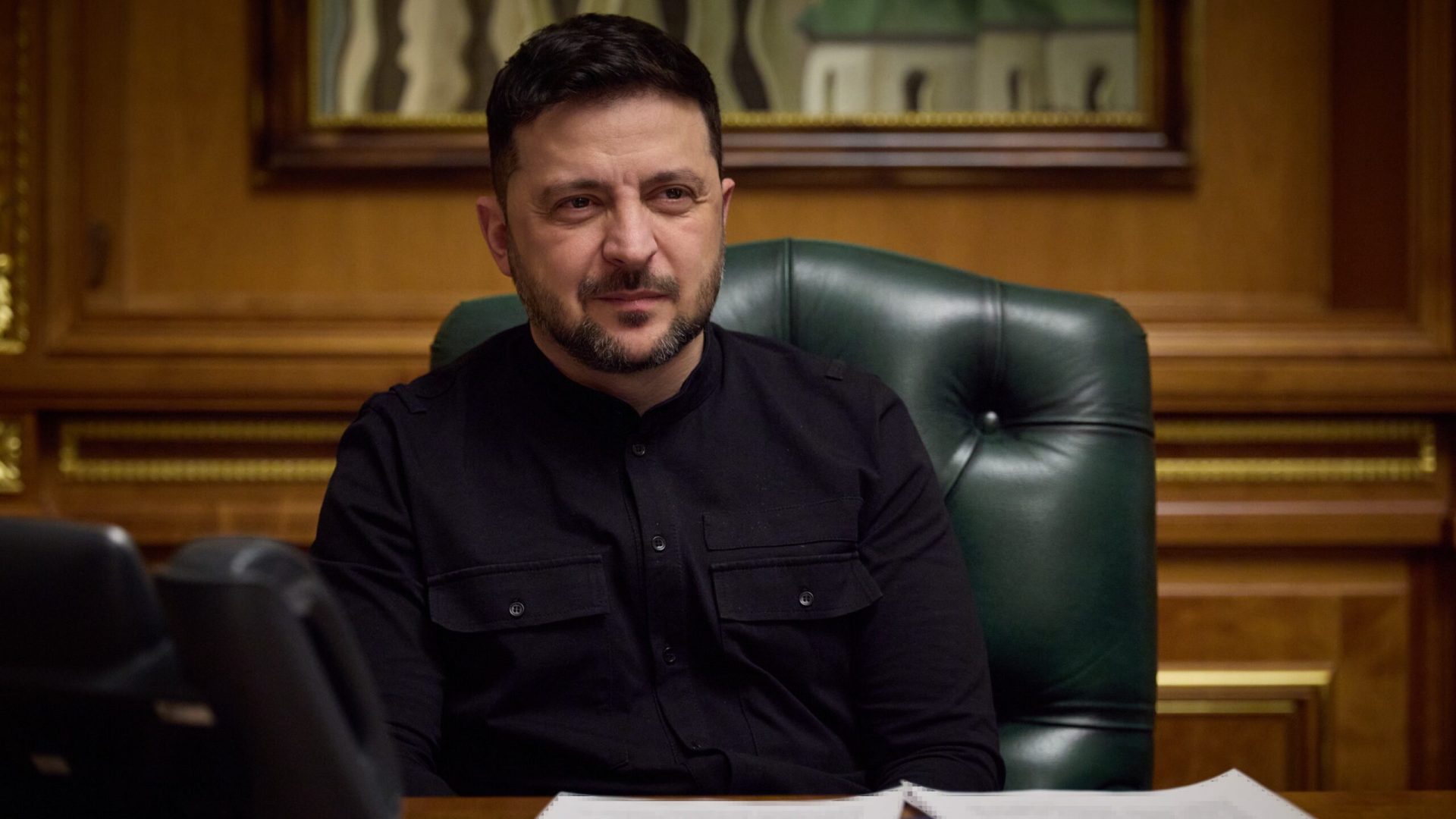 Președintele Zelenski propune un armistițiu pentru infrastructura energetică, condiționat de reciprocitate Președintele Ucrainei, Volodimir Zelenski, a lansat o invitație la un armistițiu temporar privind infrastructura energetică