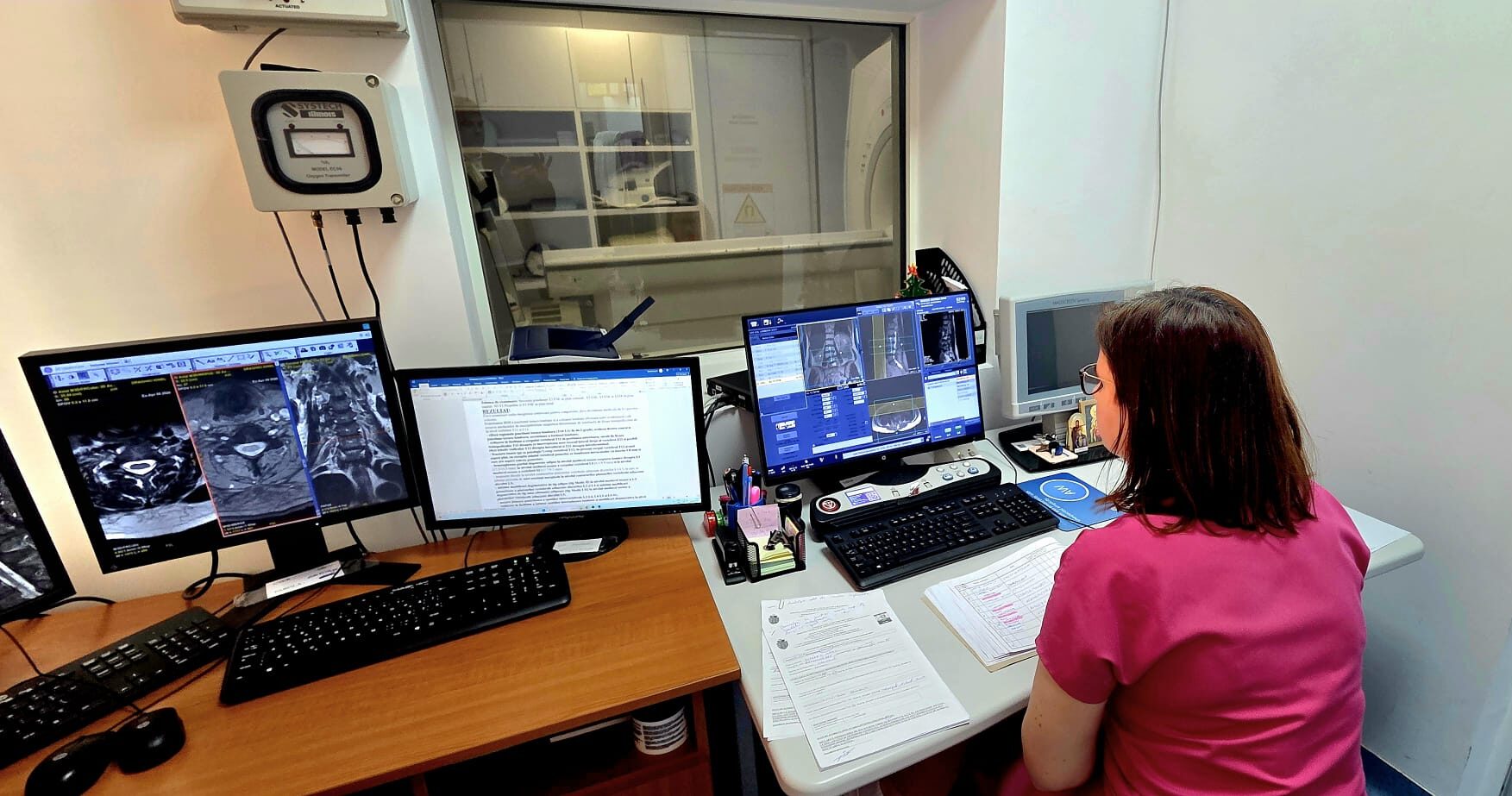 Locuitorii din Sectorul 1 pot beneficia de investigații RMN gratuite la Complexul Caraiman, dacă au venituri lunare de până la 4.000 de lei pe membru de familie și domiciliul sau reședința în sector de cel puțin șase luni