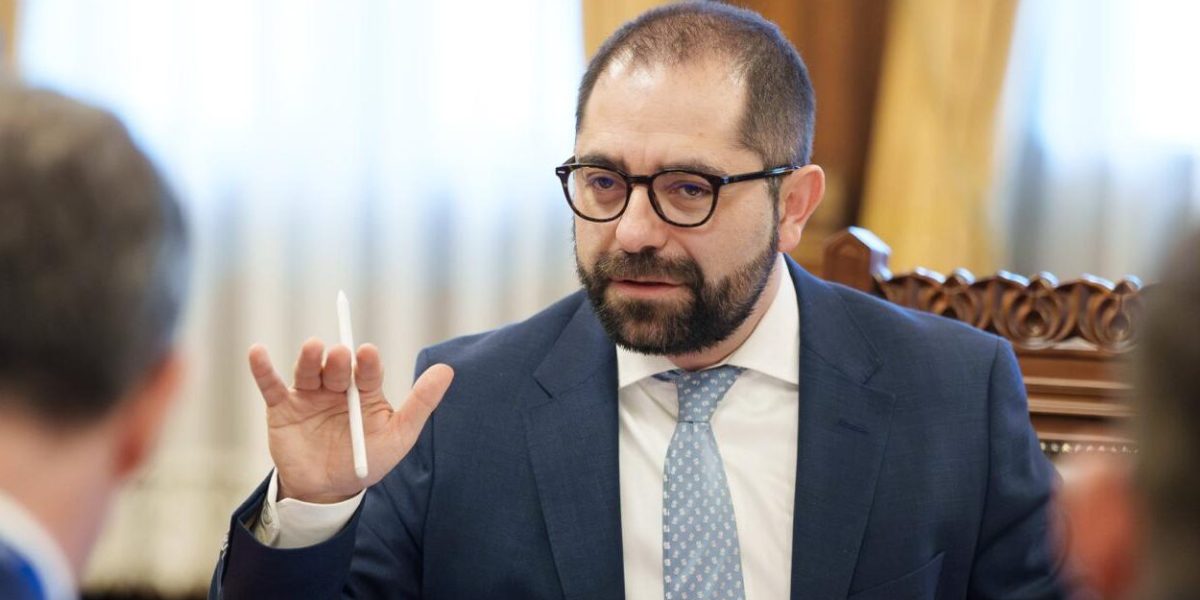 Raționalizare la combustibil în România? Burnete: Riscul persistă, problema de fond rămâne