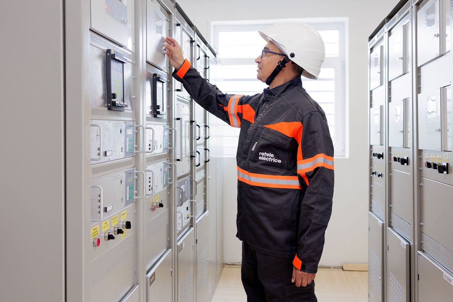 Rețele Electrice România, subsidiara din România a grupului PPC, a investit în anul 2025 aproximativ 1,4 miliarde de lei, o sumă destinată modernizării și întăriri rețelelor de distribuție electrică din zona sa de responsabilitate