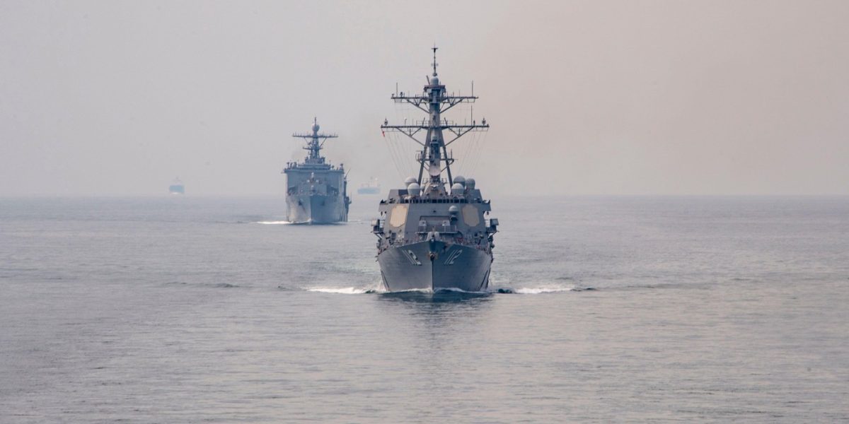 SUA, Operațiune de Deminare în Strâmtoarea Hormuz: Două Distrugătoare în Golf