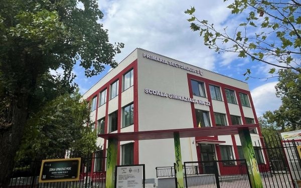 Școala Mexic: Sectorul 3, după 8 scumpiri, vrea din nou bani