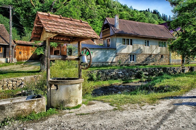 Scutire de impozit pentru casele fără utilități. Bolojan, artizanul proiectului