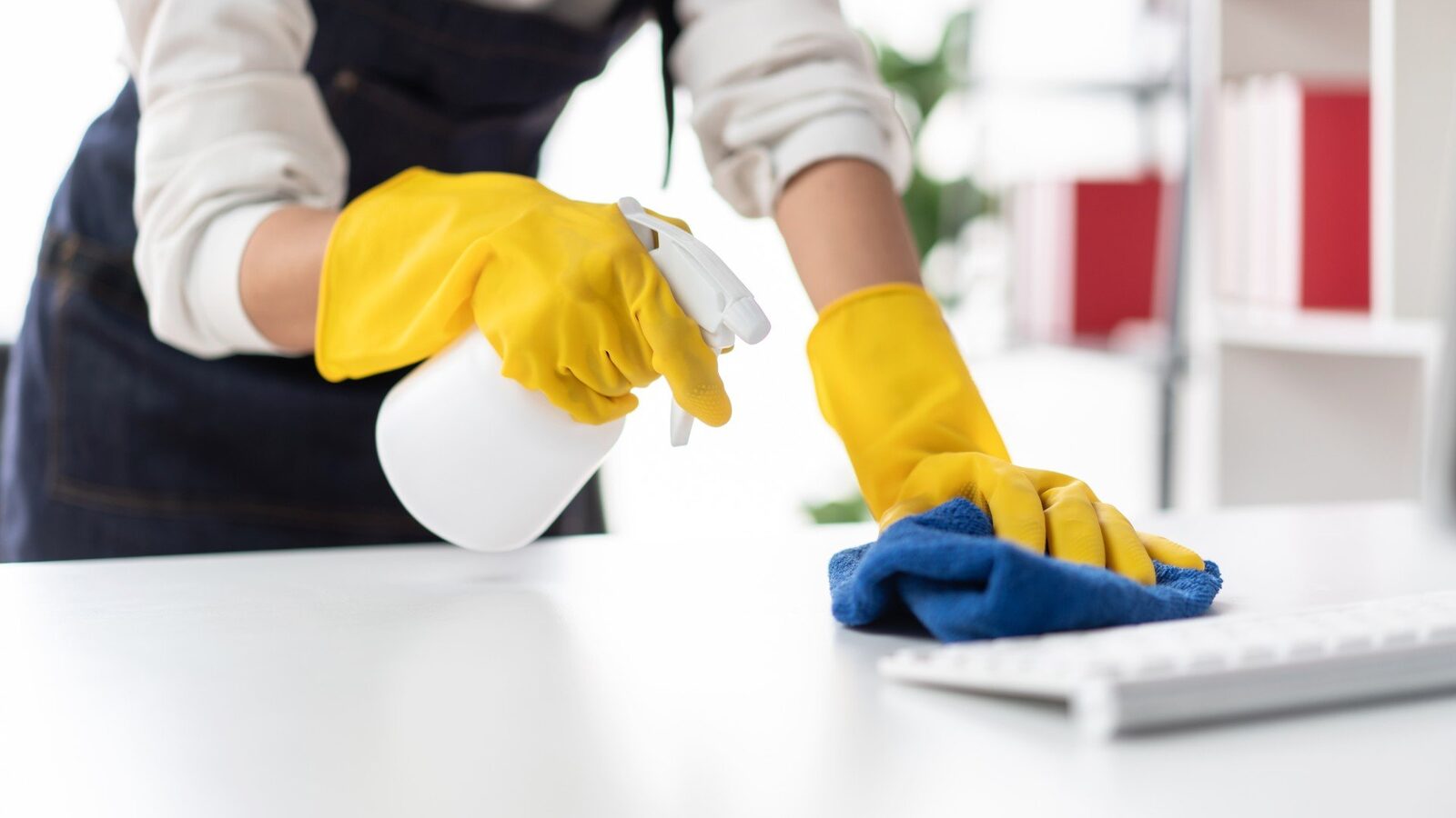 Curățenie RECORD în România: Cererea pentru servicii, în creștere cu 57%